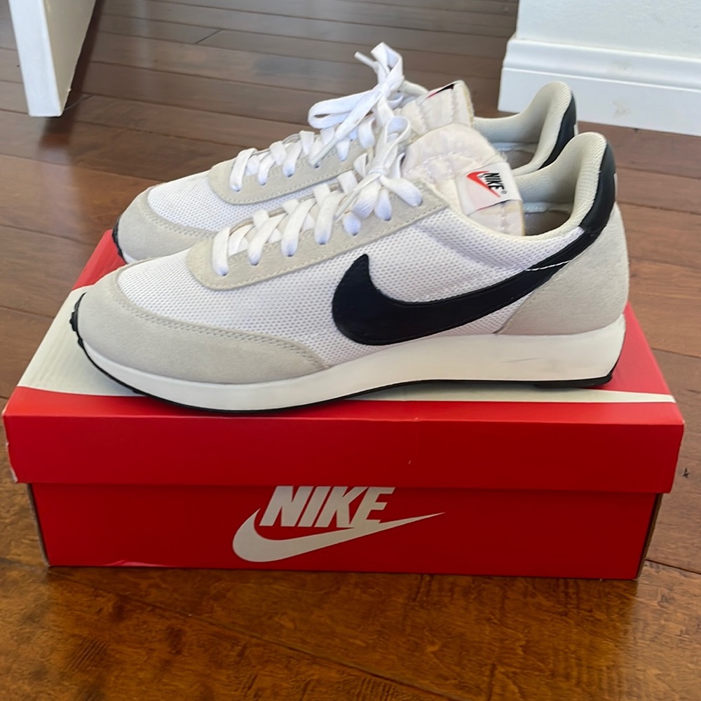 Nike Tailwind 79